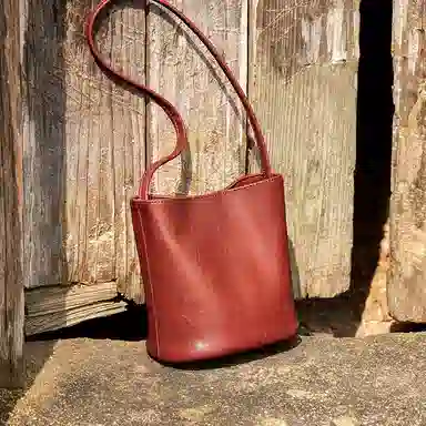 纳兰杜 小众品牌高级质感上班通勤时尚简约百搭 合成革 斜挎单肩包 常规 女款 多色