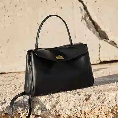 纳兰杜 经典气质时尚百搭大容量高级感简约休闲复古通勤小众品牌单肩斜挎包 牛皮拼合成革 手提包 常规 女款 子夜黑/车厘子红