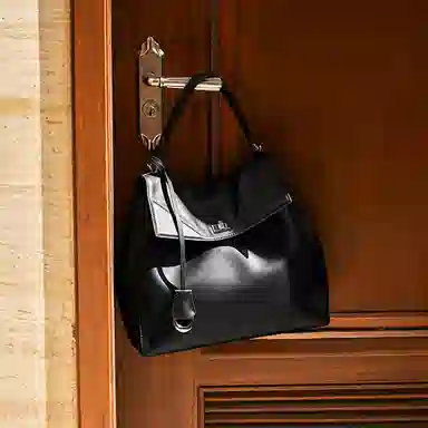 纳兰杜 高级感休闲通勤百搭简约慵懒松弛感 牛皮拼合成革 单肩手提包 中号 女款 绅士黑/米白色/大象灰