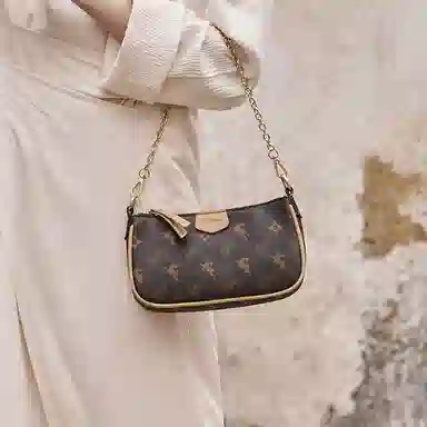 纳兰杜 麋鹿系列 品牌小众复古时尚高级质感麻将包高颜值满印撞色链条设计百搭 合成革 腋下包单肩斜挎包 小号 女款 咖色