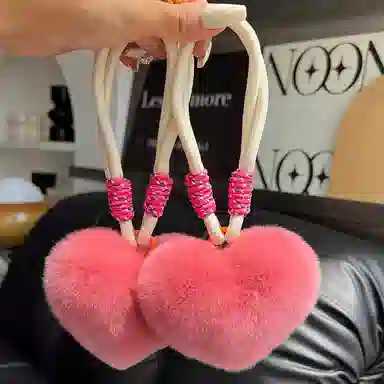 纳兰杜 可爱安可拉红手绳爱心挂件背包桃心挂饰 毛绒 钥匙扣包周边 女款 安可拉红色/浅咖色/粉色/黑色