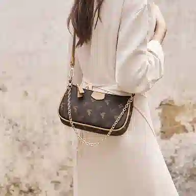 纳兰杜 麋鹿系列 品牌小众复古时尚高级质感麻将包高颜值满印撞色链条设计百搭 合成革 腋下包单肩斜挎包 小号 女款 咖色