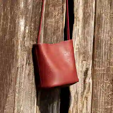 纳兰杜 小众品牌高级质感上班通勤时尚简约百搭 合成革 斜挎单肩包 常规 女款 多色