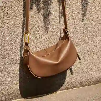 纳兰杜 时尚法式流行休闲百搭小众通勤 牛皮拼合成革 饺子包腋下斜挎包 中号 女款 多色