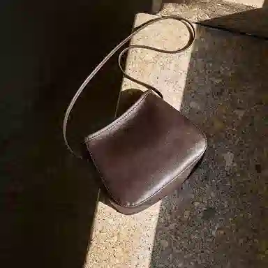 纳兰杜 包包女复古时尚通勤高级感洋气百搭简约休闲 牛皮拼合成革 单肩包斜挎包 迷你 女款 植鞣咖色/植鞣浅草黄