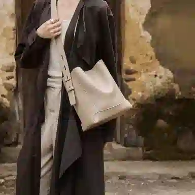 纳兰杜 时尚高级感通勤潮流百搭休闲高颜值实用品牌小众水桶包斜挎包 牛皮 单肩包 常规 女款 多色