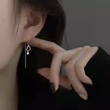 999