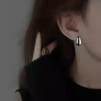999