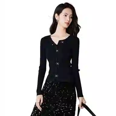 晚白 高弹弹力条纹减龄修身版型针织衫 女款