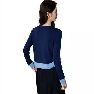 晚白 含羊毛有弹力简约圆领修身版型针织衫 女款