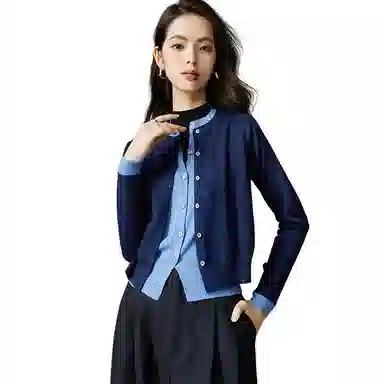 晚白 排扣设计微弹不扎肤条纹针织衫 女款