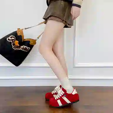 ESTEE GEEA