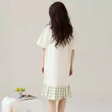 俏佳人 休闲圆领短袖睡裙 女款 杏色