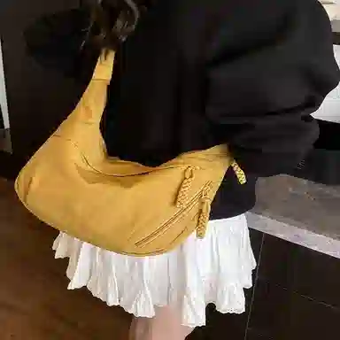 泰克森 轻便百搭通勤高级感 尼龙 斜挎包 男女同款情侣款 多色