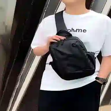 泰克森 防水背包休闲时尚运动胸前包 牛津纺 胸包 男女同款情侣款 黑色/蓝色/灰色