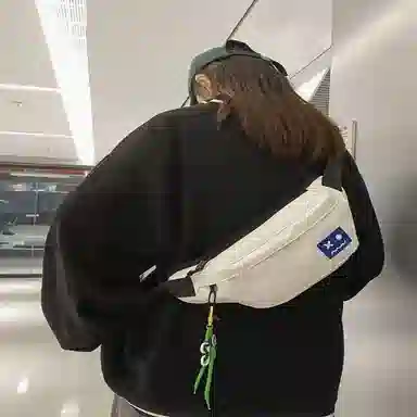 泰克森 简约潮流个性百搭 尼龙 胸包 男女同款情侣款 多色