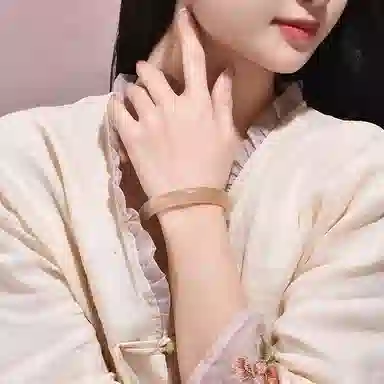翡翠王朝 【点想要 赠古法素圈镯子】香槟马达加斯加 一步一响 复古 高级感 清冷 旗袍汉服 新中式  极简风 琉璃 手镯 女款