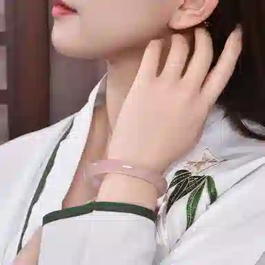 翡翠王朝 【一物一证】樱花粉冰透 逃之夭夭 轻奢设计款 少女粉佩戴款 马达加斯加高冰透亮 母亲 女神专属款  水晶 手镯 女款