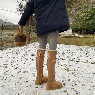 绒面 保暖耐磨防滑 厚底厚绒时尚百搭通勤潮流复古美拉德 高筒 雪地靴 女款 栗色