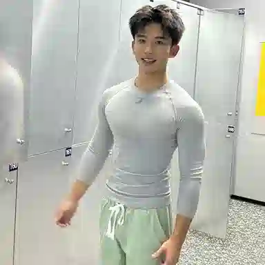 GOLOVEJOY Four-Dimensional Stretch Seamless Long Sleeve