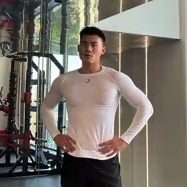 GOLOVEJOY Four-Dimensional Stretch Seamless Long Sleeve