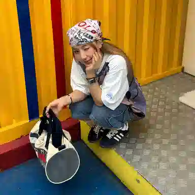 Pirkadat Vintage V-Neck Jersey Tee