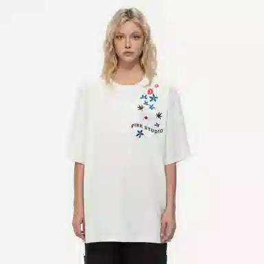 Pirkadat Floral Embroidered Tee