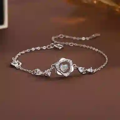 【S999足银纯银 在逃公主】 七七银饰 跳动的心 莫比乌斯环 小众轻奢简约百搭浪漫 灵动爱心花环手饰 学生 琉璃 手链 女款