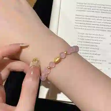 【S925银 高品质】 七七银饰 萌趣法棍猫 童真可爱招财小猫咪 童话梦幻 小众简约设计感时尚 精致时尚优雅 好运 粉水晶 手串 女款