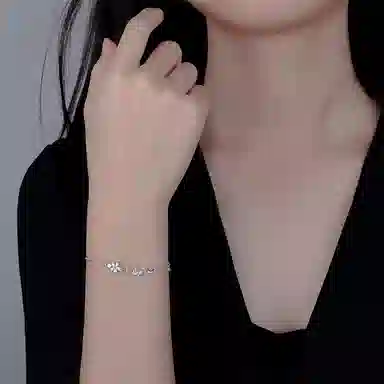 【S999足银 好运福蝶】 七七银饰 星月蝶舞 夜光效果 闪闪蝶舞 爆闪森系设计 轻奢大气甜美闪耀银河 潮流个性时尚小众百搭 纯银 手链 女款