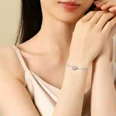 【S925银 在逃公主】 七七银饰 心之所向 爆闪爱心 甜蜜告白 潮流个性 时尚轻奢小众高级感 日常通勤百搭 纯银 手链 女款