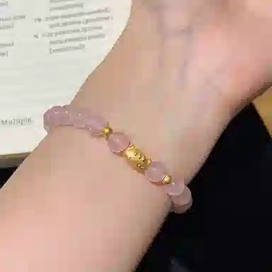 【S925银 高品质】 七七银饰 萌趣法棍猫 童真可爱招财小猫咪 童话梦幻 小众简约设计感时尚 精致时尚优雅 好运 粉水晶 手串 女款