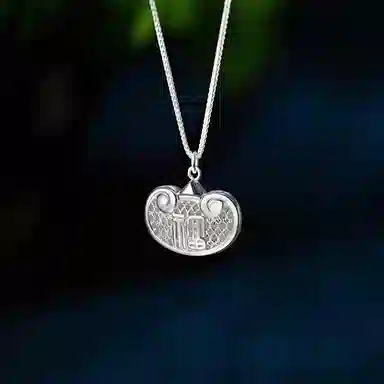 【S999足银 福气满满】 七七银饰 福字镂空平安百福锁 新中式国潮复古 镂空花丝福字 招财转运本命年转运 百搭长命锁 好运 纯银 项链 女款