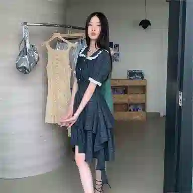 桴生 美式复古格纹收腰娃娃领不规则蛋糕式辣妹裙短袖连衣裙 女款
