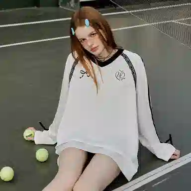 UNIFREE V-Neck Long Sleeve T-Shirt