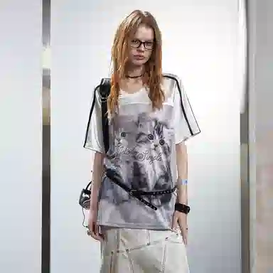 UNIFREE V-Neck Relaxed T-Shirt