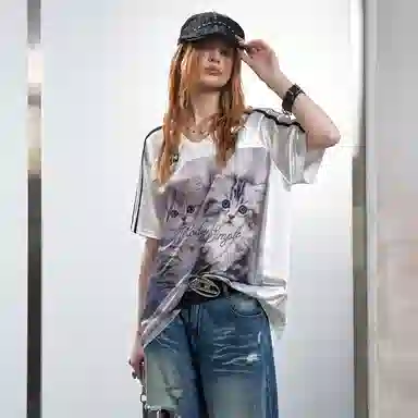 UNIFREE V-Neck Relaxed T-Shirt