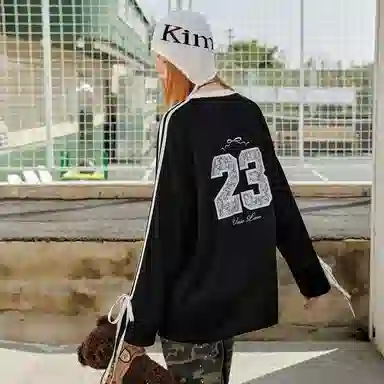 UNIFREE V-Neck Long Sleeve T-Shirt