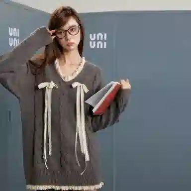 UNIFREE Sweater