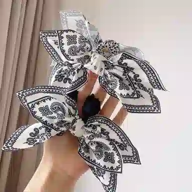 妖娆猫 新中式法式高级感腰果花抓夹女字母爱心后脑勺盘发发量多鲨鱼夹发饰发圈头饰 发夹 女款