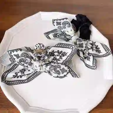 妖娆猫 新中式法式高级感腰果花抓夹女字母爱心后脑勺盘发发量多鲨鱼夹发饰发圈头饰 发夹 女款