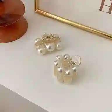 妖娆猫 韩国气质优雅人造珍珠夏季小巧可爱夹子精致半抓发鲨鱼夹后脑勺洗脸 发夹 女款