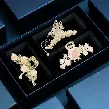 妖娆猫 山茶花蝴蝶流苏后脑勺盘发气质时尚鲨鱼高级感套装礼盒 合金 抓夹 女款