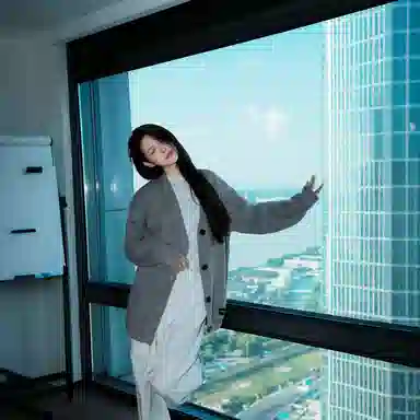 NEVER RULE vintageVlogo