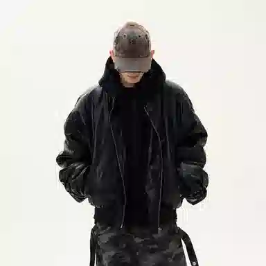 WHELVE pubomber