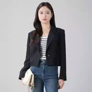 娅丽达 纯色别致一粒扣西装领长袖西装 女款