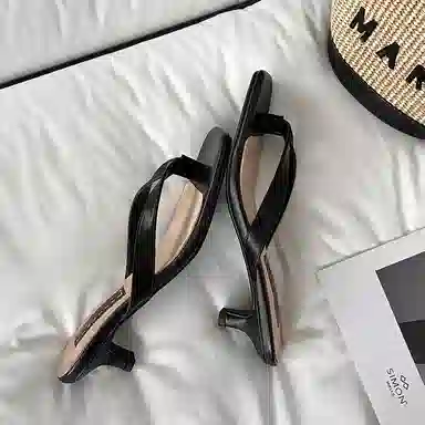 苏颜娇 时尚简约轻奢气质 橡胶底 静音防磨人字拖鞋 女