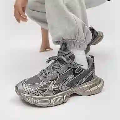 OUBT Thick Sole Low Top Sneakers