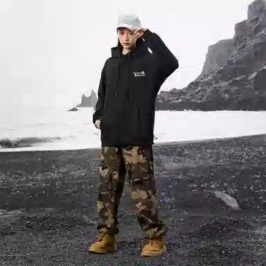 LIGHTNING MONSTER Logo