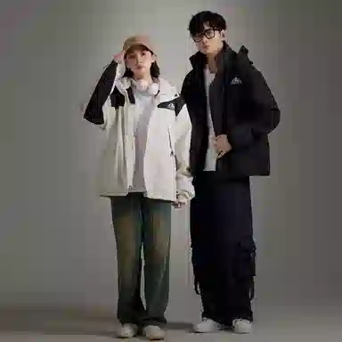 LIGHTNING MONSTER Logo